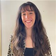 Doy clases a alumnos relacionados con la rama de las ciencias sociales (Economia, matemáticas aplicadas, lengua y literatura, contabilidad...)